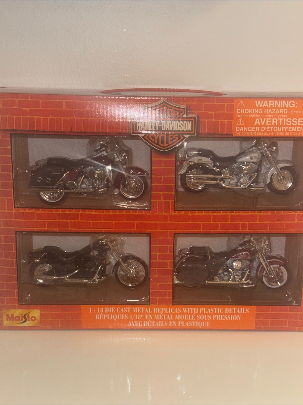 Maisto Harley Davidson 1:18 Diecast Motorcycle Set 4 Pack Vintage Replicas NIB